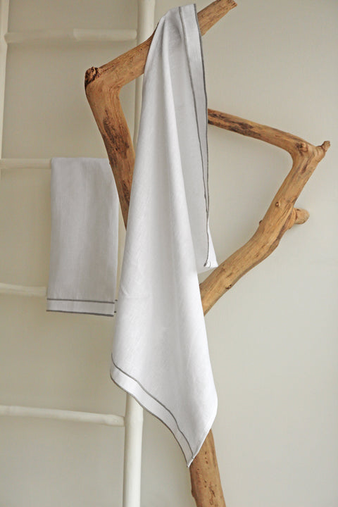 Darcy Linen Guest Towel